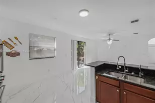 642 SE 37th Pl, Homestead, FL 33033 - Photo 11
