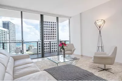 68 SE 6th St #2807, Miami, FL 33131 - Photo 5