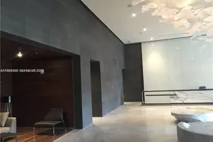 68 SE 6th St, Miami, FL 33131 - Photo 17