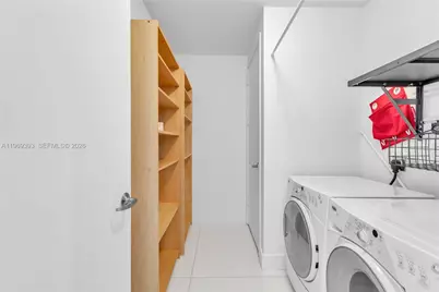 1100 Biscayne Blvd #2706, Miami, FL 33132 - Photo 17