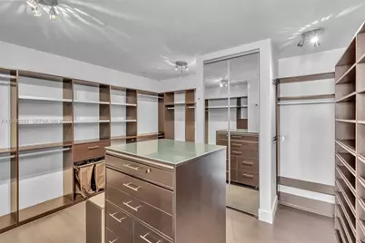 1100 Biscayne Blvd #2706, Miami, FL 33132 - Photo 15