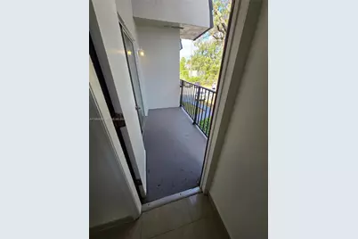 8007 W 6th Ave #M, Hialeah, FL 33014 - Photo 23