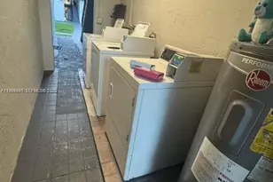 8007 W 6th Ave, Hialeah, FL 33014 - Photo 25