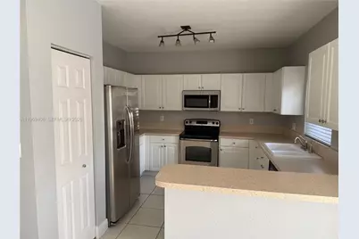 2402 NE 41st Pl #2402, Homestead, FL 33033 - Photo 7