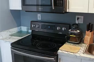 1013 Cherry Rd, West Palm Beach, FL 33409 - Photo 5