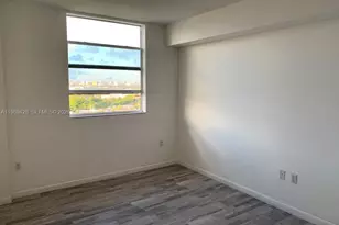 1 Glen Royal Pkwy, Miami, FL 33125 - Photo 5