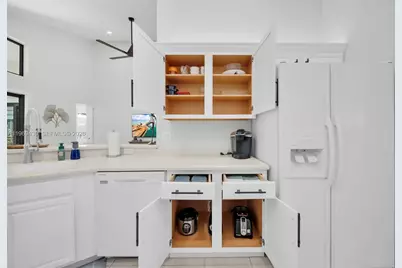 8864 Ventura Way #0, Naples, FL 34109 - Photo 9