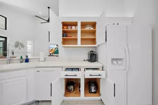 8864 Ventura Way, Naples, FL 34109 - Photo 9