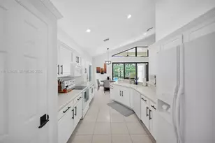 8864 Ventura Way, Naples, FL 34109 - Photo 11