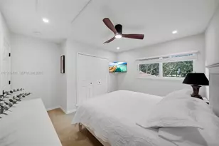 8864 Ventura Way, Naples, FL 34109 - Photo 23