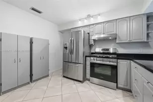 11435 NW 41st St, Sunrise, FL 33323 - Photo 9