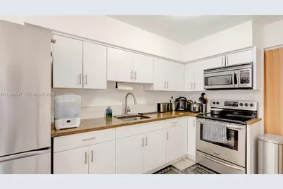 7070 SW 26th Ct, Miramar, FL 33023 - Photo 9