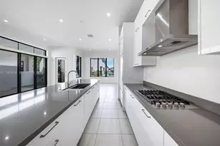 8120 NW 43rd St, Doral, FL 33166 - Photo 13