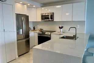 1450 Brickell Bay Dr, Miami, FL 33131 - Photo 9