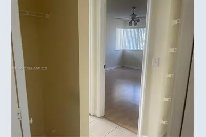 3186 Via Poinciana #201, Lake Worth, FL 33467 - Photo 15