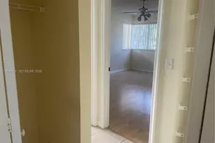 3186 Via Poinciana, Lake Worth, FL 33467 - Photo 15