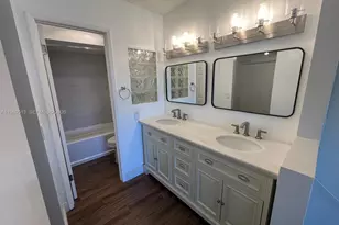 271 W Park Dr, Miami, FL 33172 - Photo 15