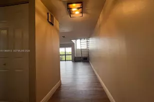 271 W Park Dr, Miami, FL 33172 - Photo 19