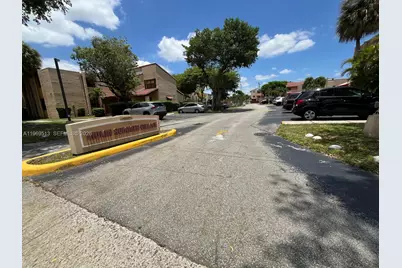 271 W Park Dr #7-2, Miami, FL 33172 - Photo 25