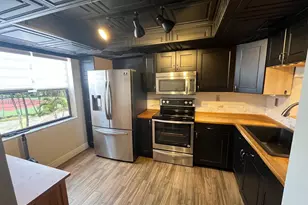 271 W Park Dr, Miami, FL 33172 - Photo 7