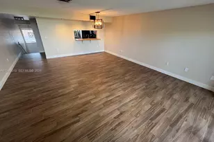 271 W Park Dr, Miami, FL 33172 - Photo 11