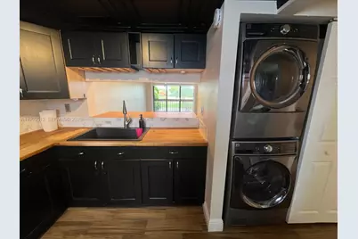 271 W Park Dr #7-2, Miami, FL 33172 - Photo 5