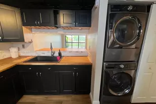 271 W Park Dr, Miami, FL 33172 - Photo 5