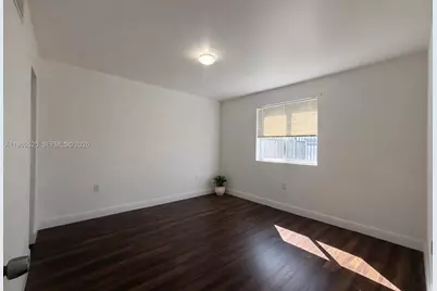 540 NW 7th St #26, Miami, FL 33136 - Photo 5