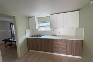 9770 SW 47th St, Miami, FL 33165 - Photo 3