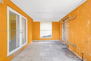 546 NW 8th Ave, Homestead, FL 33030 - Photo 11