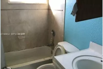 546 NW 8th Ave, Homestead, FL 33030 - Photo 13