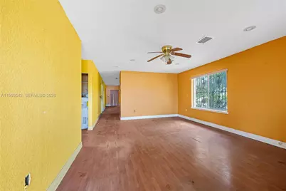 546 NW 8th Ave, Homestead, FL 33030 - Photo 3