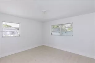 129 SE 4th St, Hallandale Beach, FL 33009 - Photo 9