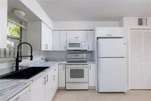 129 SE 4th St, Hallandale Beach, FL 33009 - Photo 1