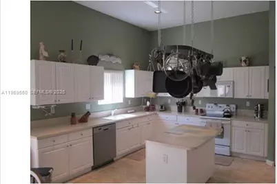 9468 SW 221st Ln, Cutler Bay, FL 33190 - Photo 5