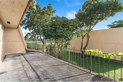 34 Meacham Ln, Tamarac, FL 33319 - Photo 9