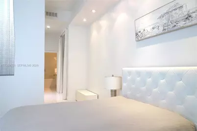 2001 Meridian Ave #525+DEN, Miami Beach, FL 33139 - Photo 13