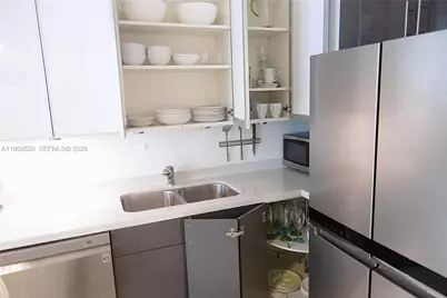 2001 Meridian Ave #525+DEN, Miami Beach, FL 33139 - Photo 33