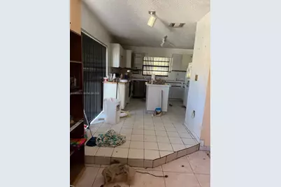 20031 NW 63rd Ave, Hialeah, FL 33015 - Photo 3