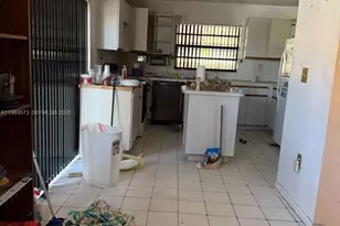 20031 NW 63rd Ave, Hialeah, FL 33015 - Photo 3