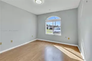 8531 SW 12th St, Miami, FL 33144 - Photo 23