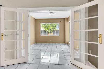 8531 SW 12th St, Miami, FL 33144 - Photo 17