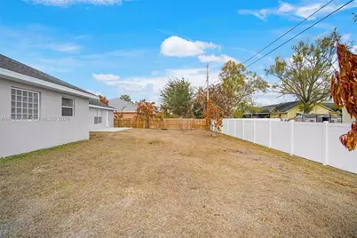 6762 NW Daffodil Ln, Port Saint Lucie, FL 34983 - Photo 9