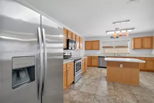 6762 NW Daffodil Ln, Port Saint Lucie, FL 34983 - Photo 5