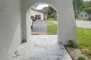 11417 SW 35th Ln, Miami, FL 33165 - Photo 17