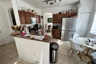 11028 NW 87th Ln, Doral, FL 33178 - Photo 7