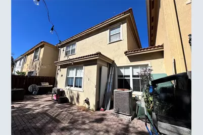 11028 NW 87th Ln, Doral, FL 33178 - Photo 9