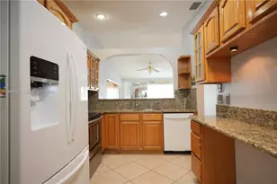 5550 S Lakewood Cir S Unit H, Margate, FL 33063 - Photo 1