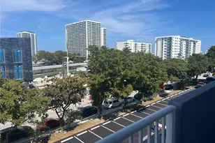 1801 S Treasure Dr, North Bay Village, FL 33141 - Photo 15