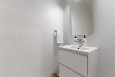 4440 NW 8th Ct, Plantation, FL 33317 - Photo 9
